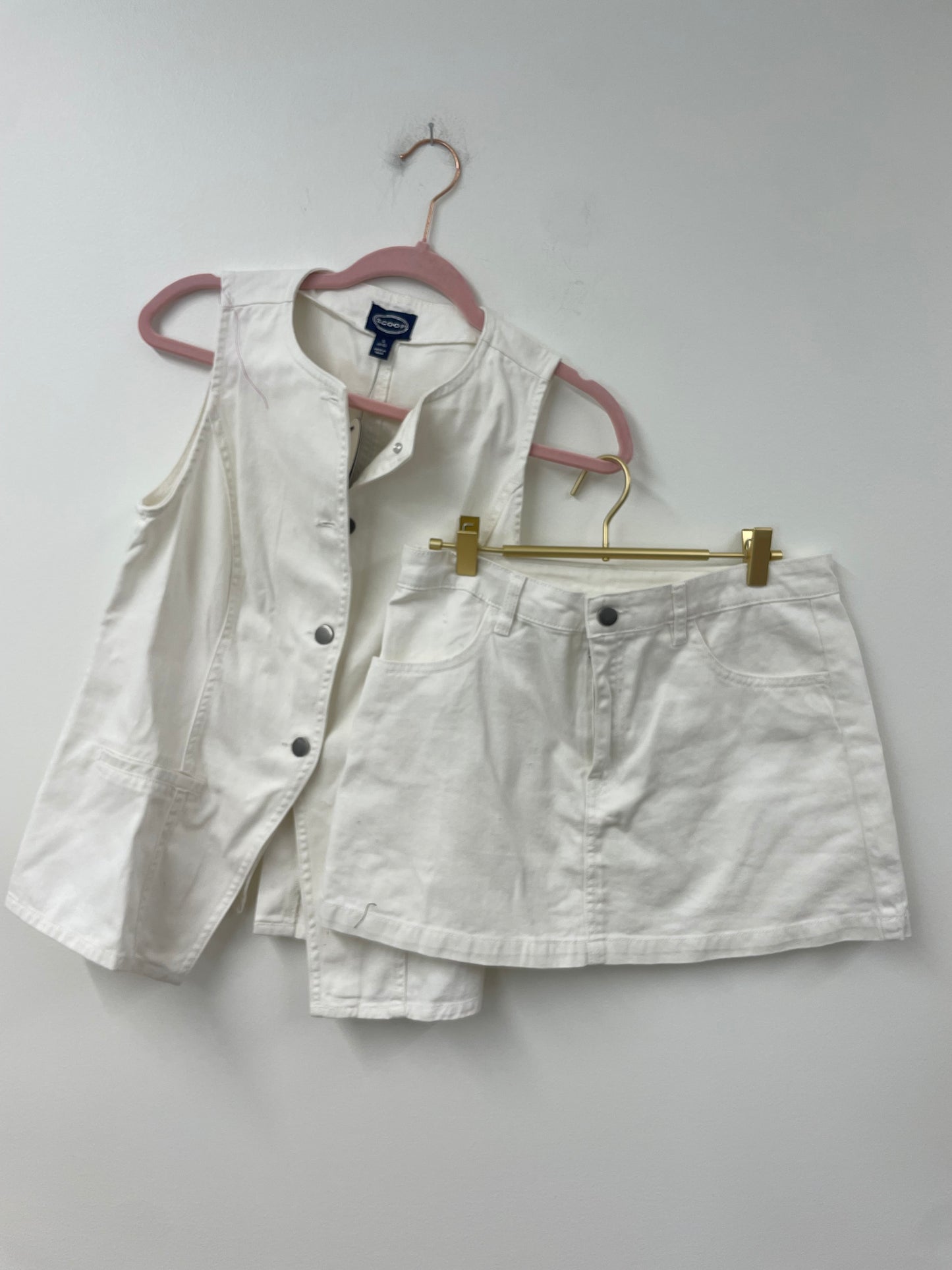 Scoop vest and skirt set Size S / NWT