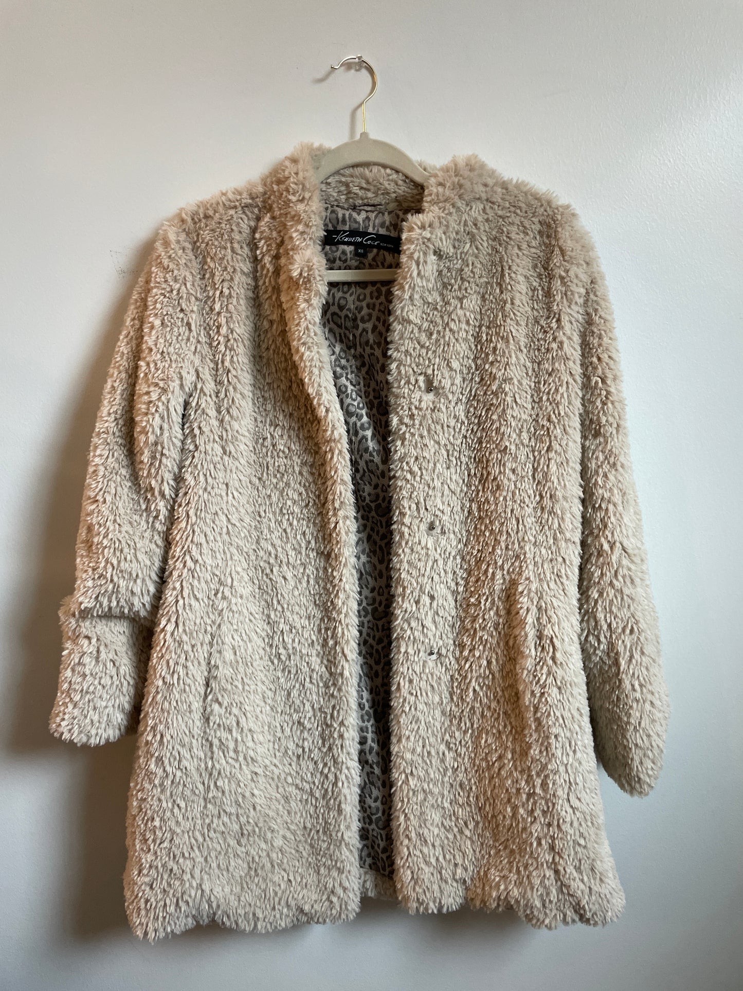 Kenneth Cole New York faux fur coat / Size XS / EUC