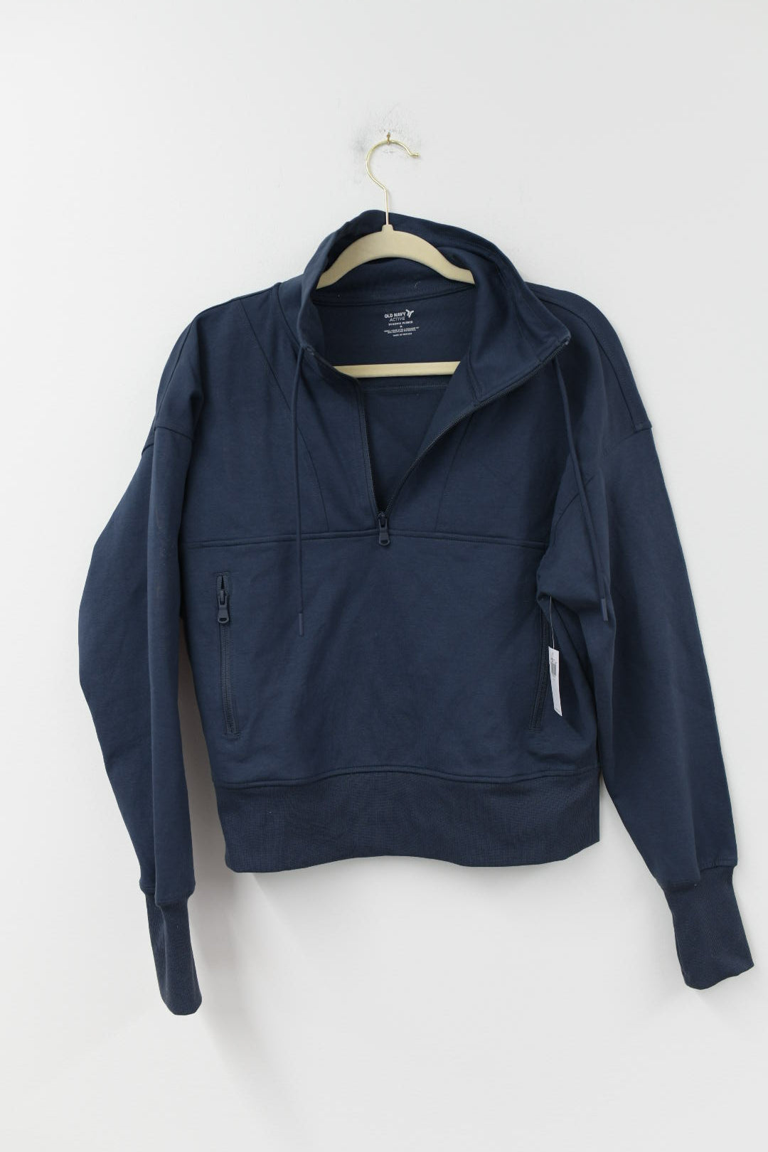 Old Navy pull over Size M / NWT