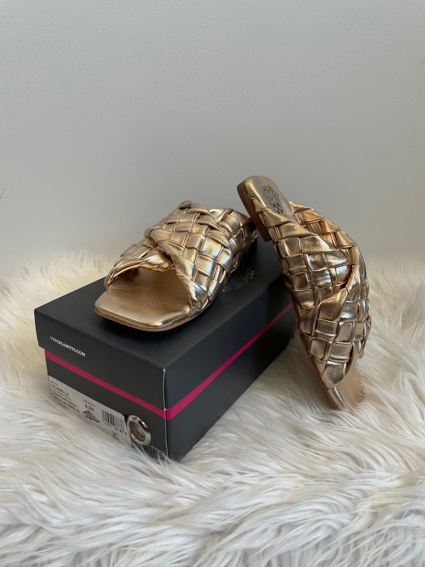 Vince Camuto Anella woven gold sandals Size 8.5