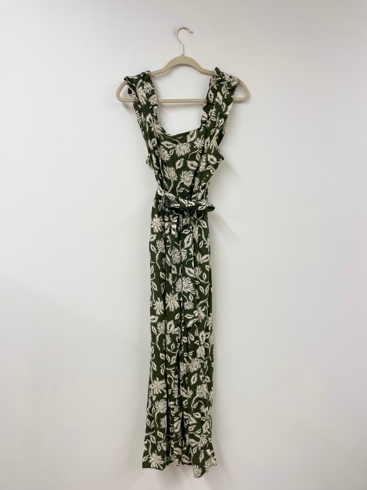 The Get ruffles sleeve jumpsuit Size S / EUC