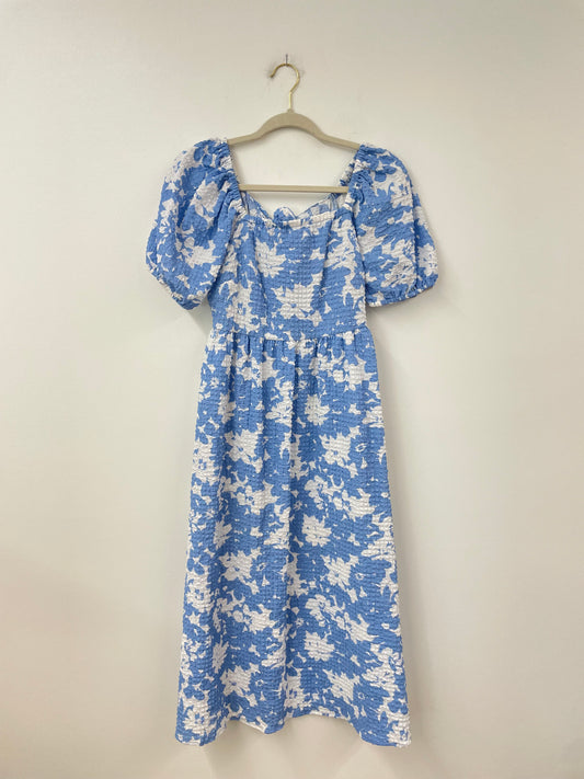 Time and Tru puffed sleeve tie back midi dress Size S / EUC