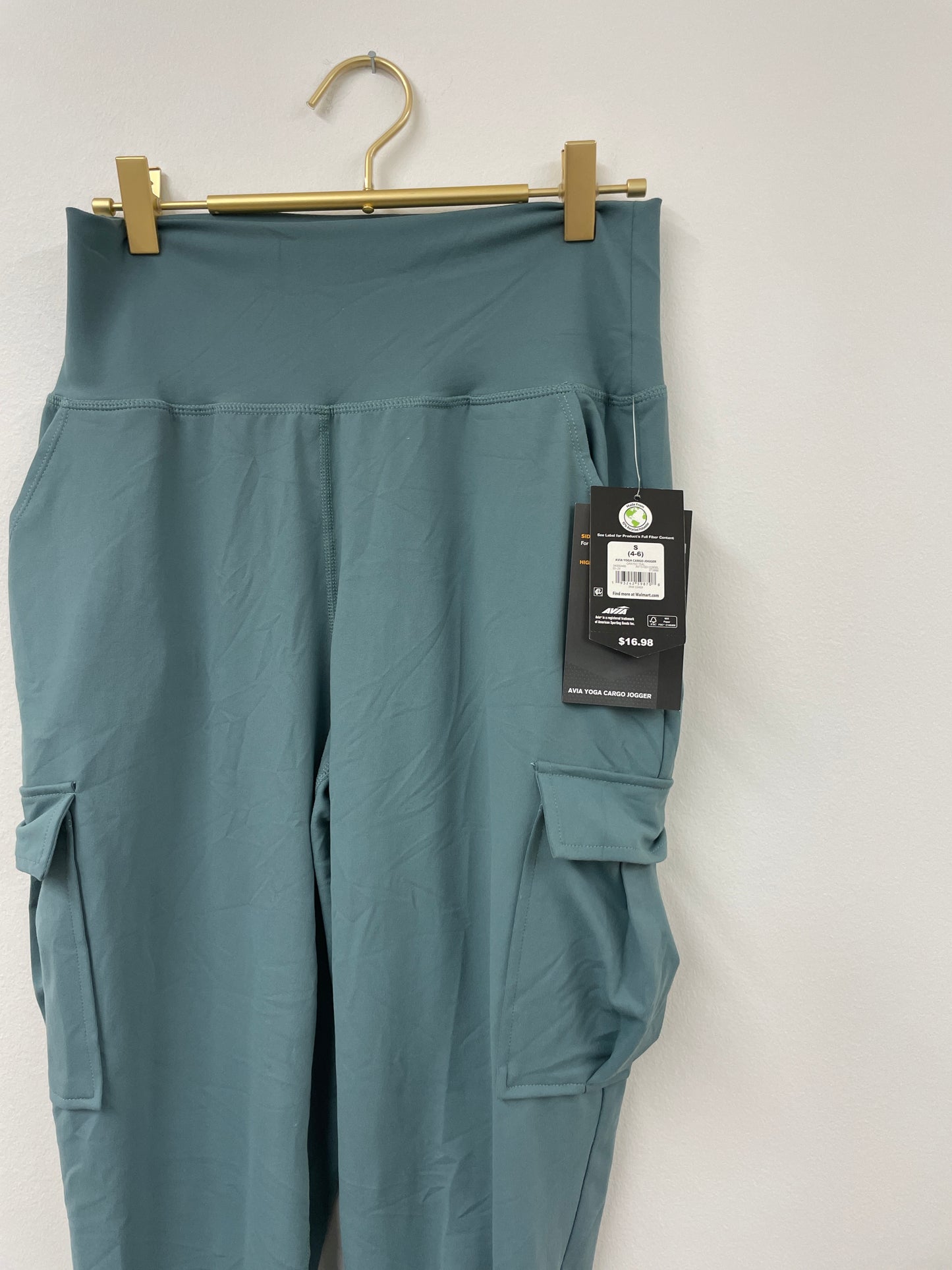 Avia yoga cargo joggers Size S / NWT