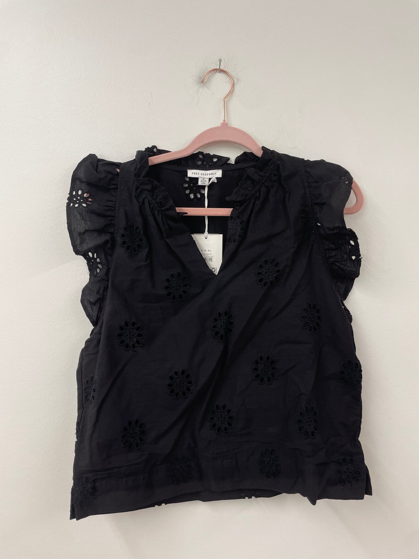 Free Assembly flutter top Size S / NWT