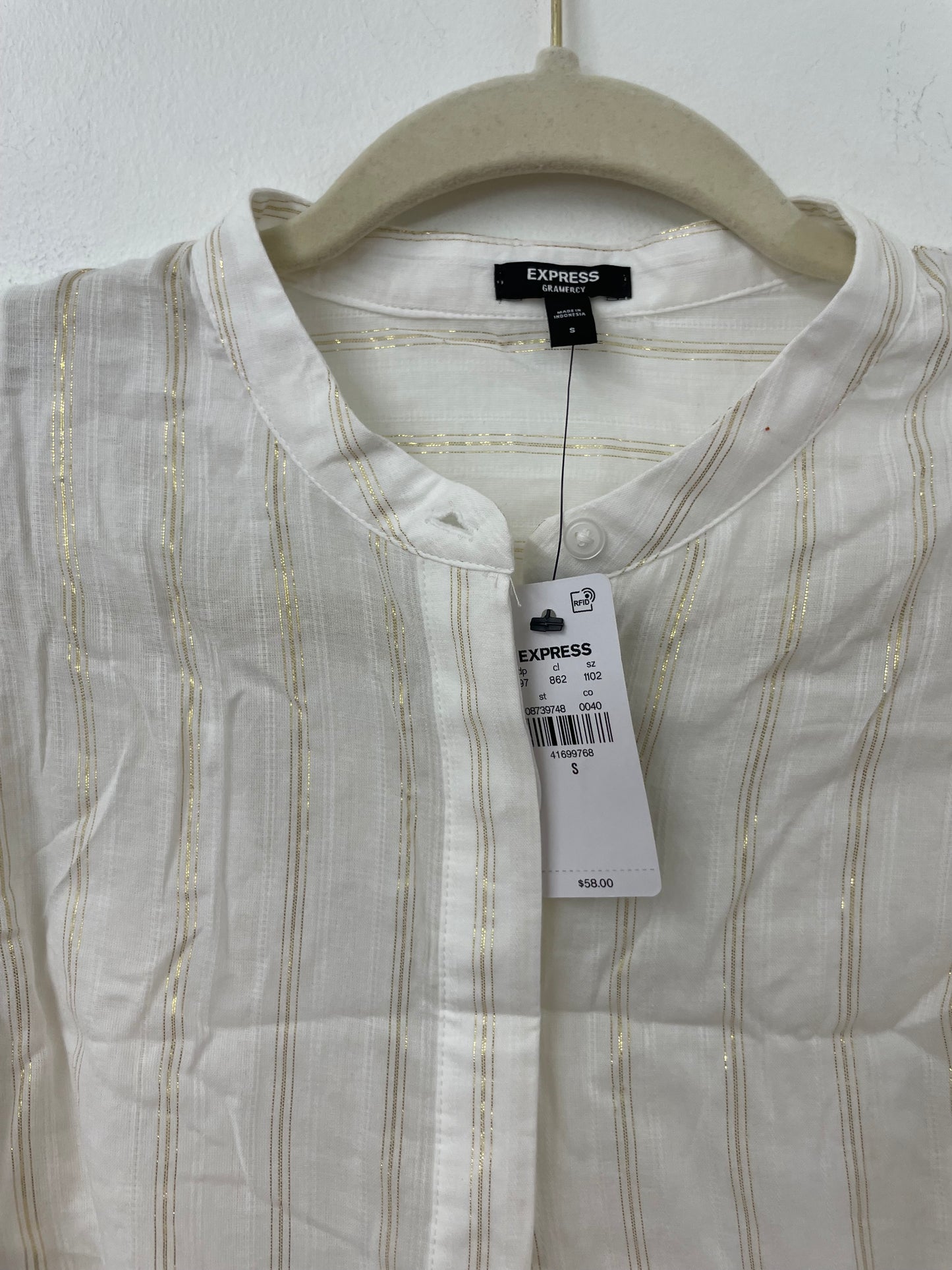 Express sleeveless button up top  Size S /NWT