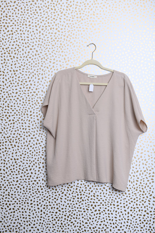 EE:Some v neck blouse Size S \ EUC