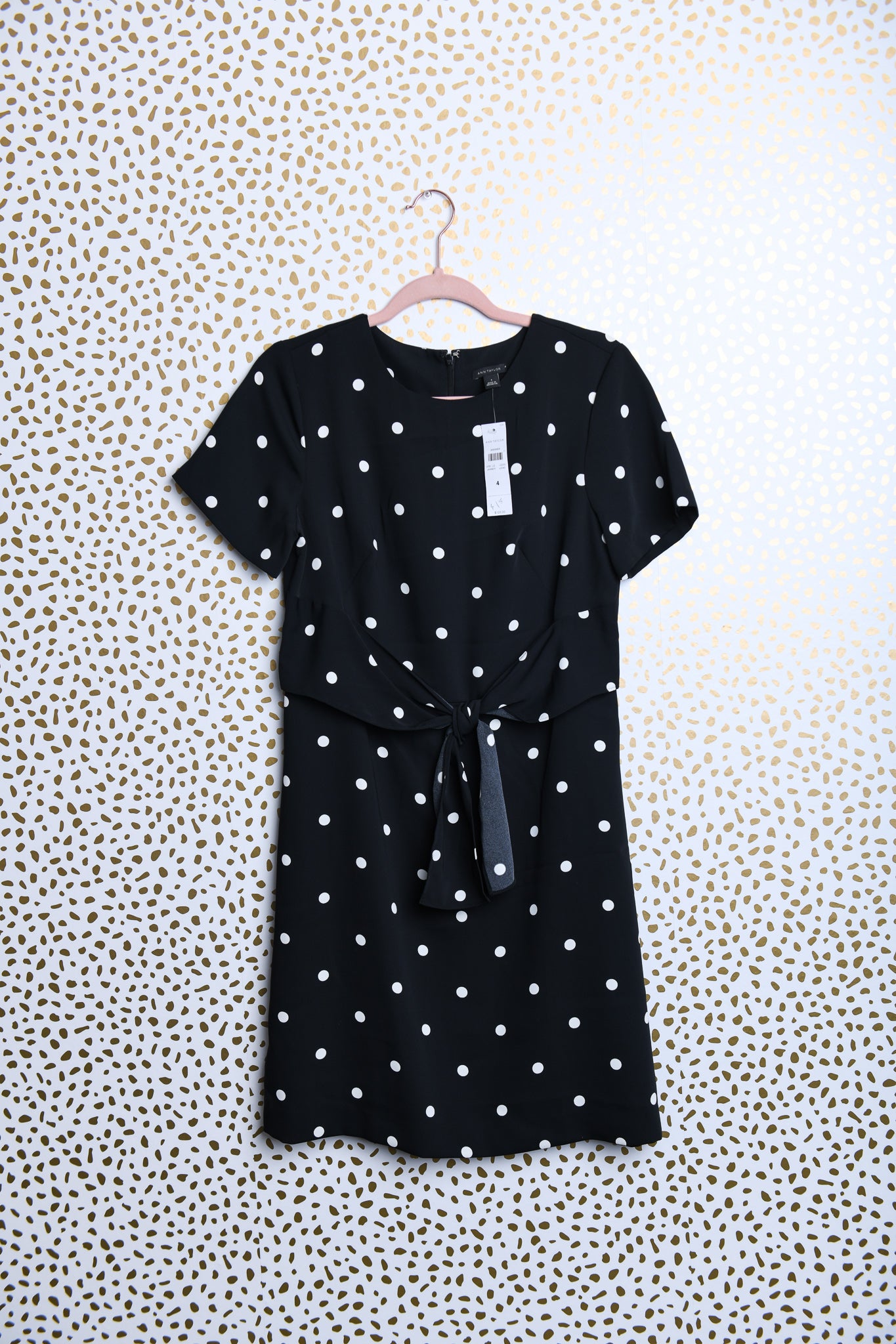 Ann Taylor short sleeve dress with tie detail\4\NWT