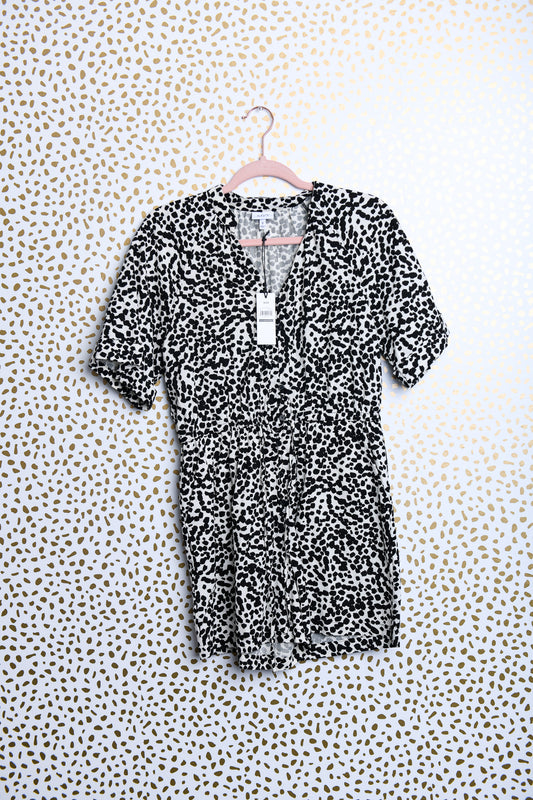 The Get short sleeve romper \S\ NWT