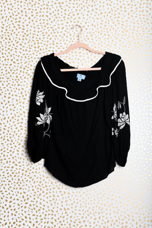 Cece 3/4 sleeve off the shoulder blouse Size M/ EUC