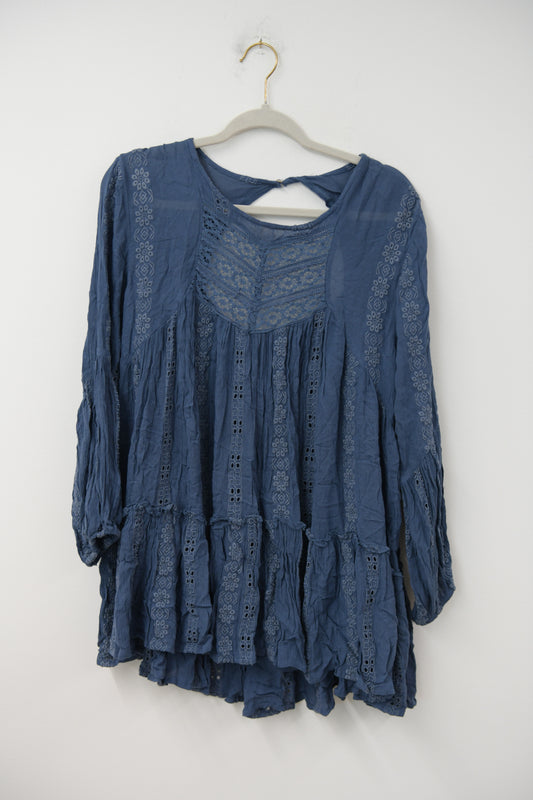 Free People long sleeve blouse Size S / EUC