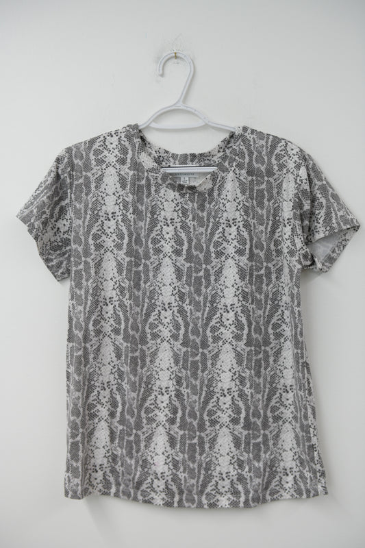 Socialite short sleeve shirt Size S / EUC