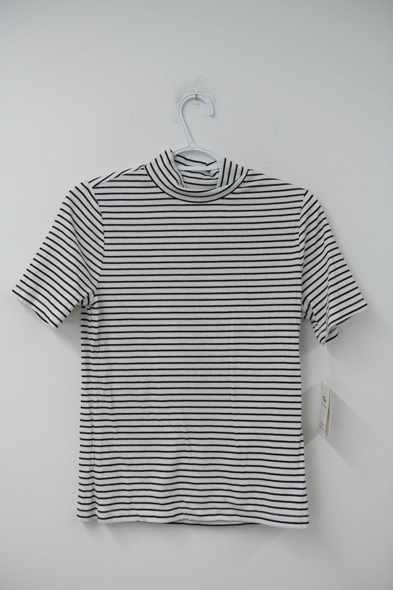 Free Assembly ribbed mockneck tee Size M / NWT