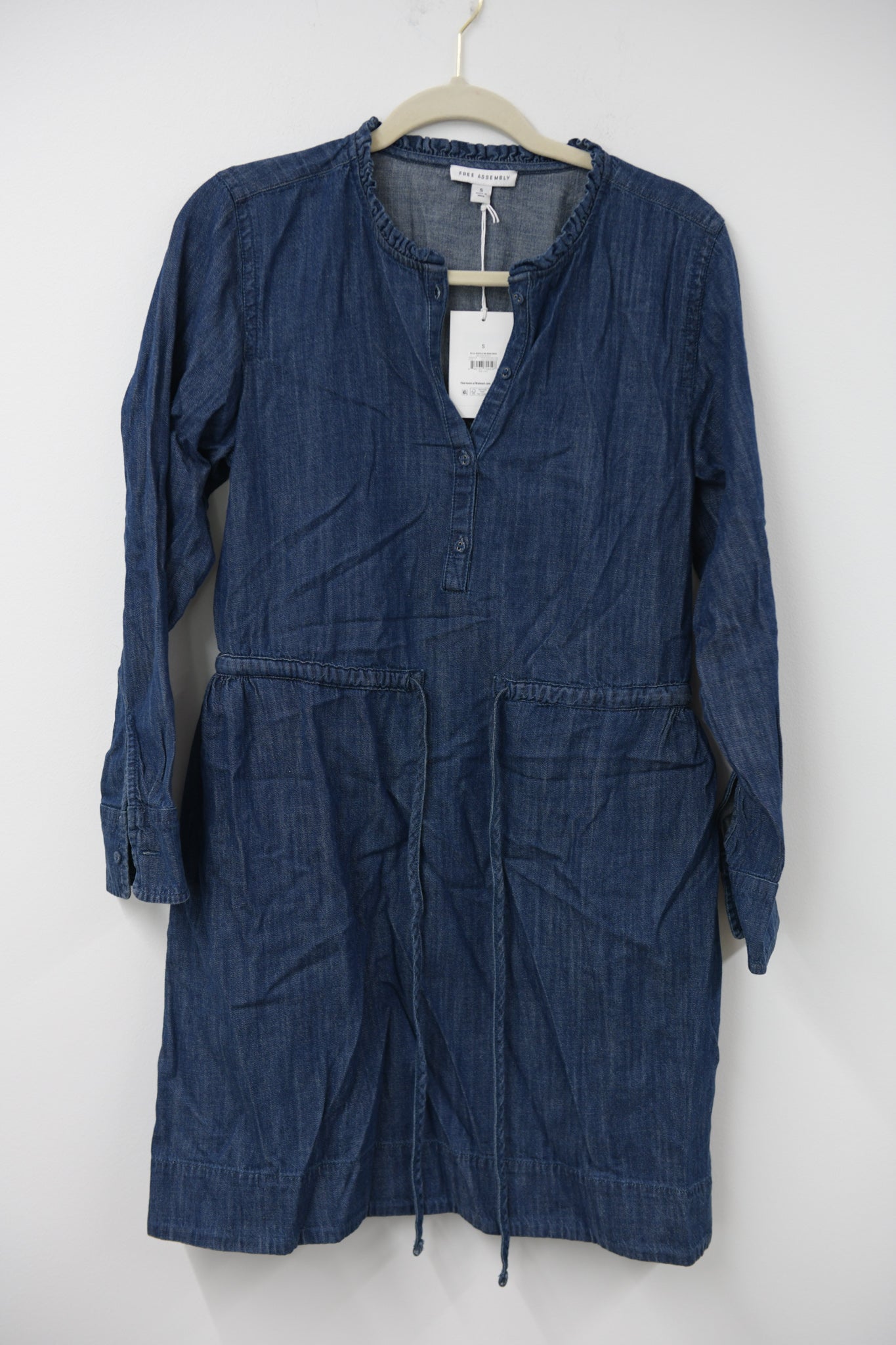 Free Assembly mini denim dress Size S / NWT