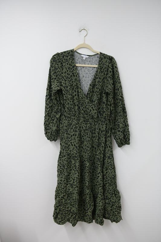 Time and Tru long sleeve midi dress Size M / EUC