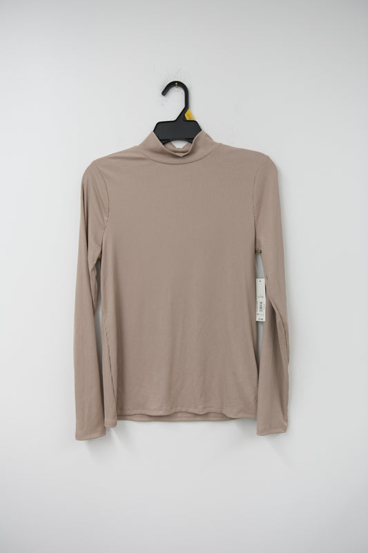 No Boundaries turtleneck Size L / NWT