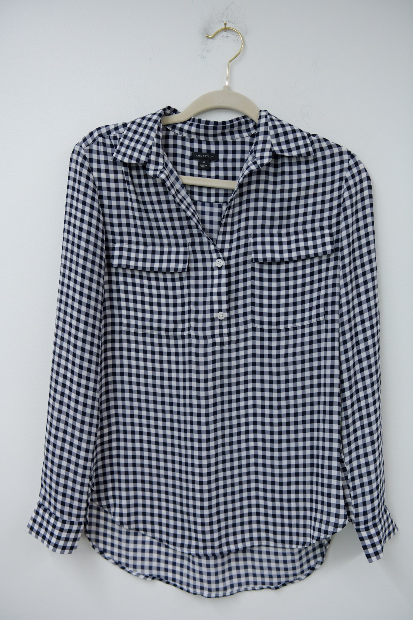 Ann Taylor long sleeve blouse Size XS / EUC