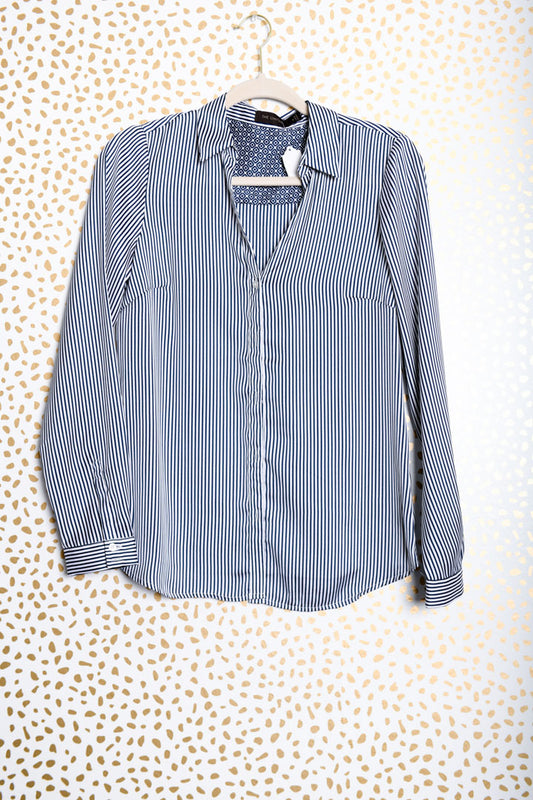 The limited long sleeve blouse Size S \ EUC