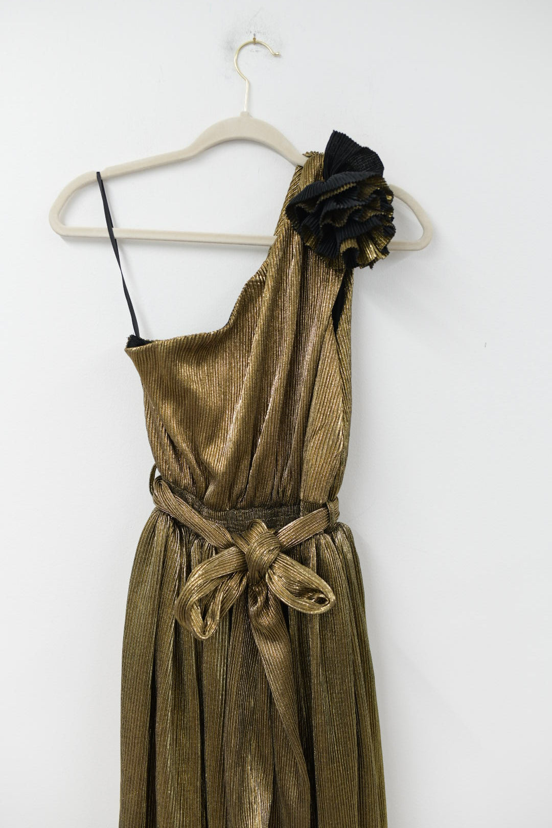 MABLE one shoulder holiday gown Size S / EUC