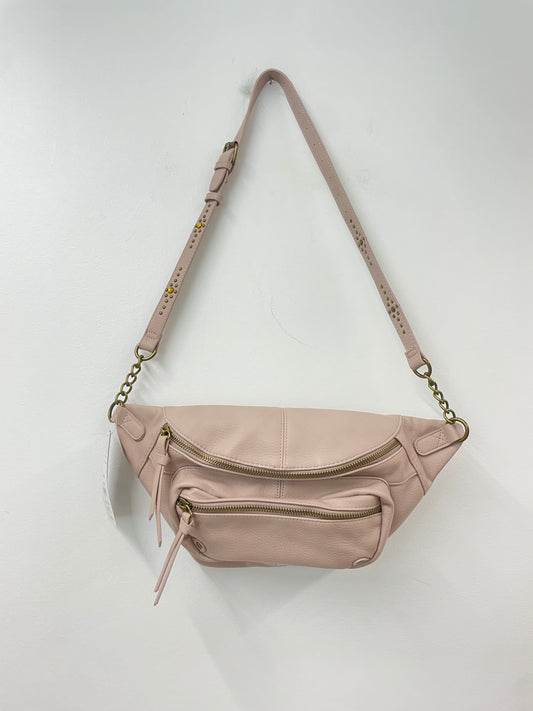 No Boundaries fanny pack