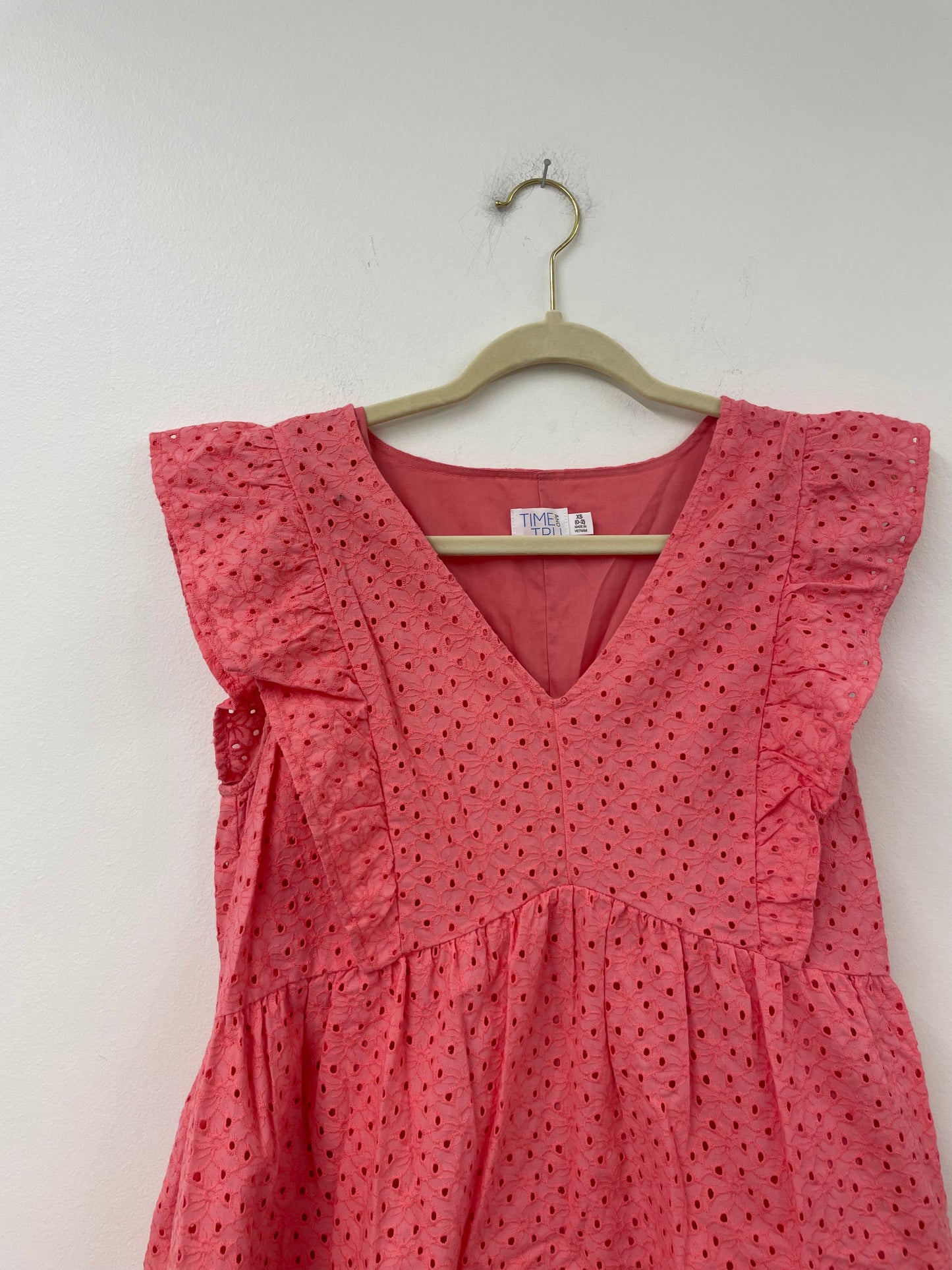 Time and tru eyelet flutter sleeve mini dress Size XS /EUC