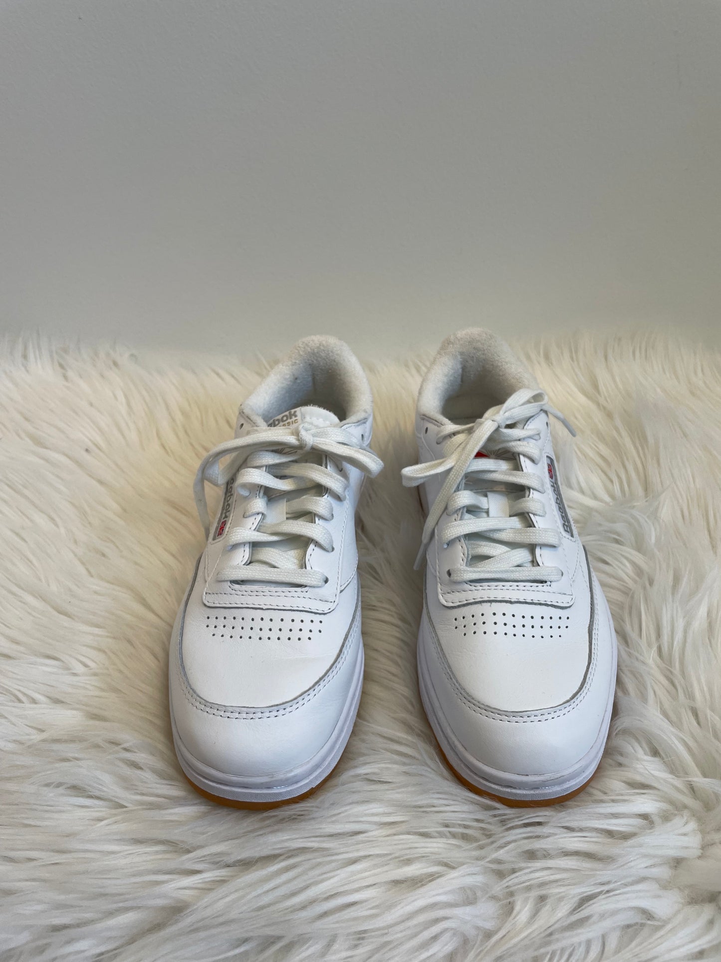 Reebok white sneakers Size 8.5