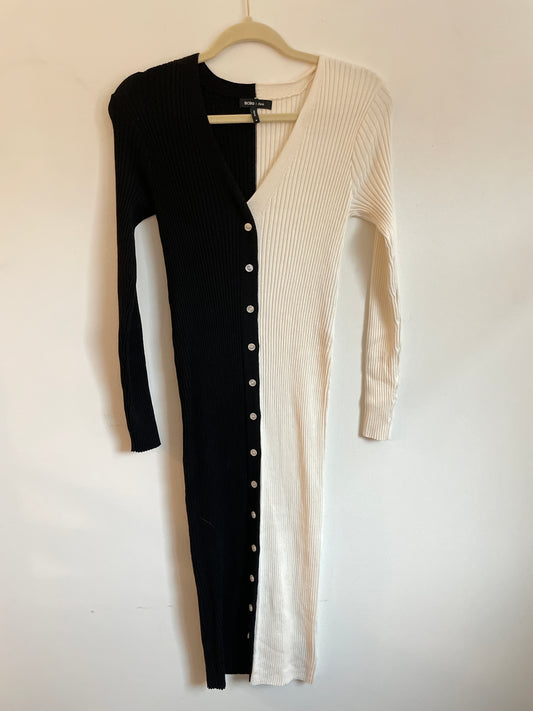 BCBG Paris long sleeve sweater dress Size M / EUC