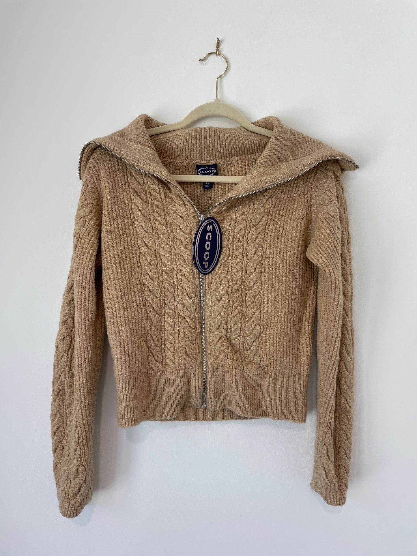 Scoop sip up sweater Size XS / NWT