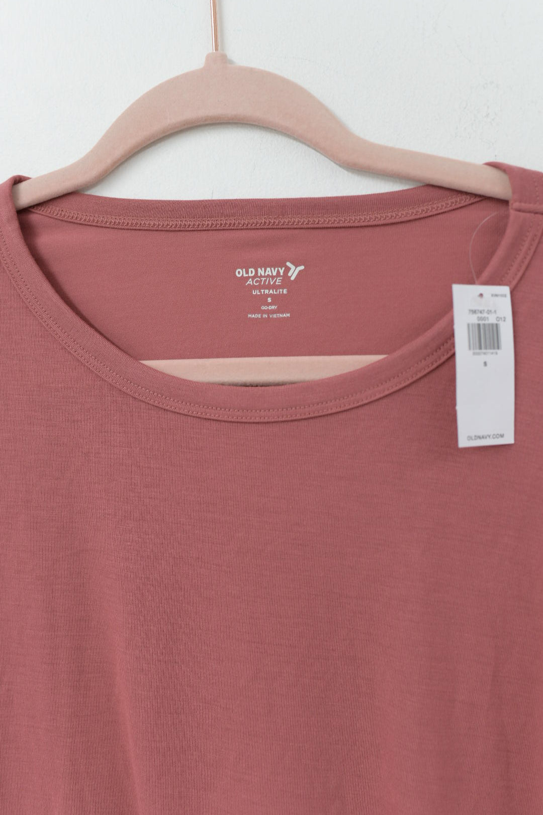 Old Navy active long sleeve Size S / NWT