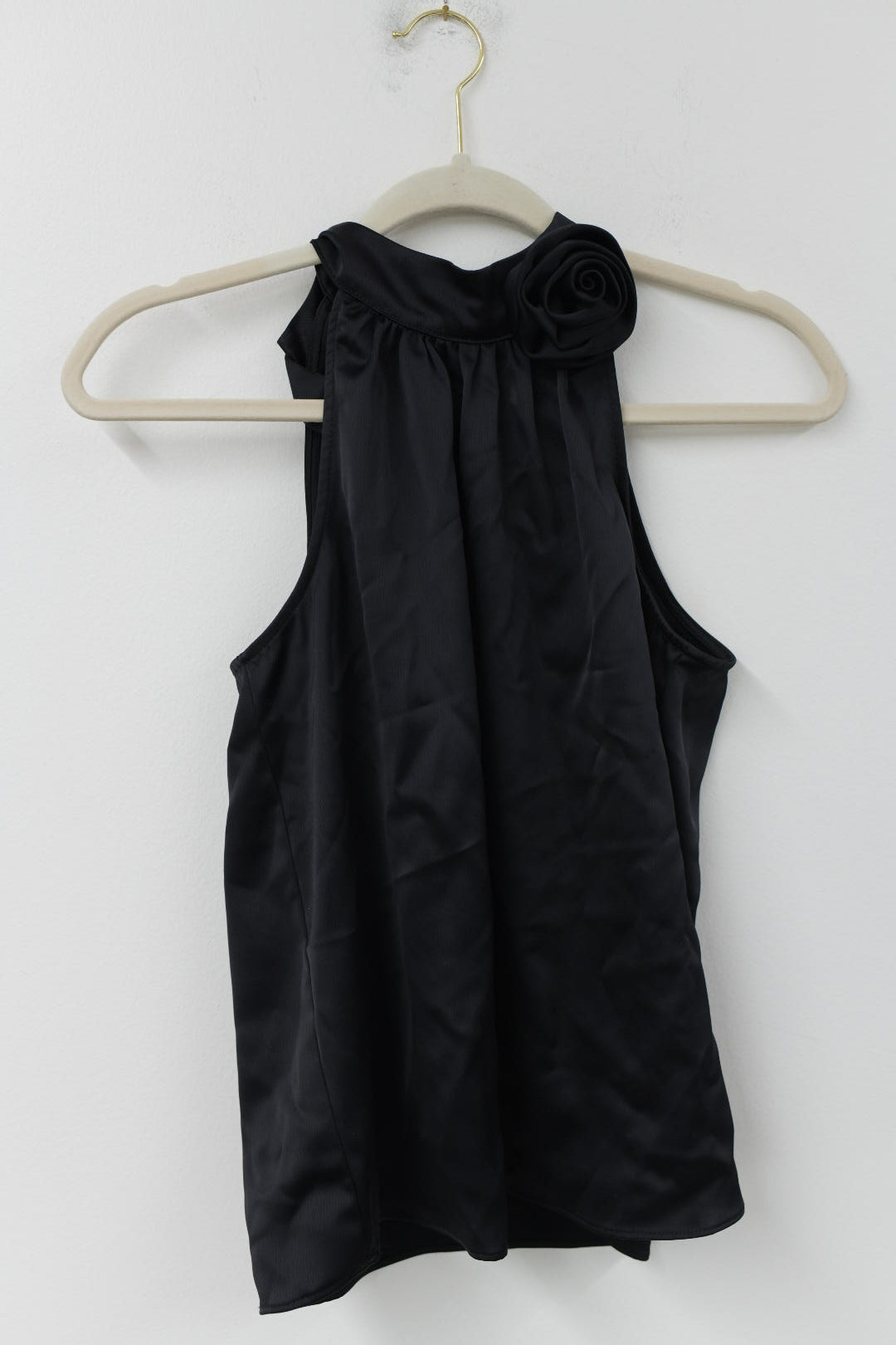 Scoop sleeveless blouse with rosette Size S / NWT