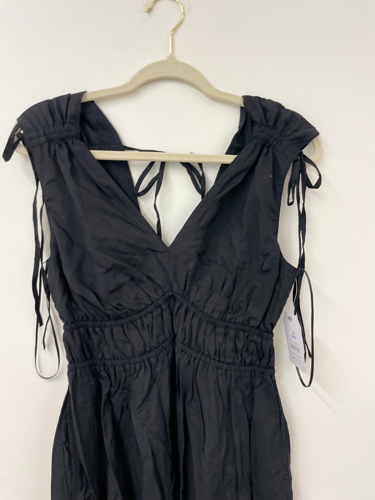 Time & Tru V Neck Smocked Midi Dress Size S / NWT