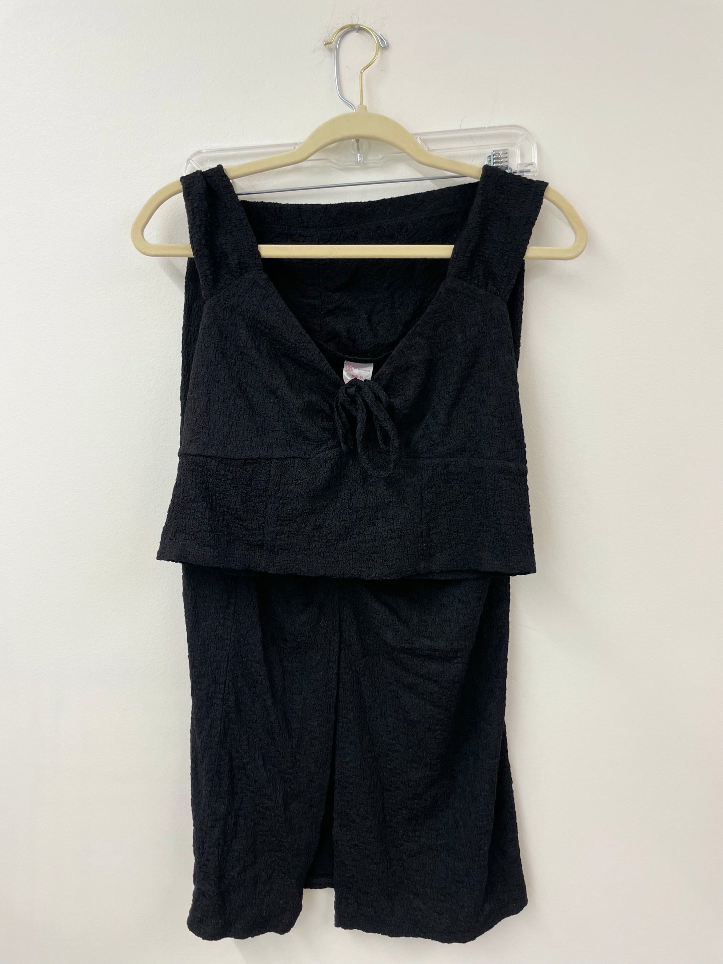 No Boundaries high waisted skirt/crop top set Size M / NWOT
