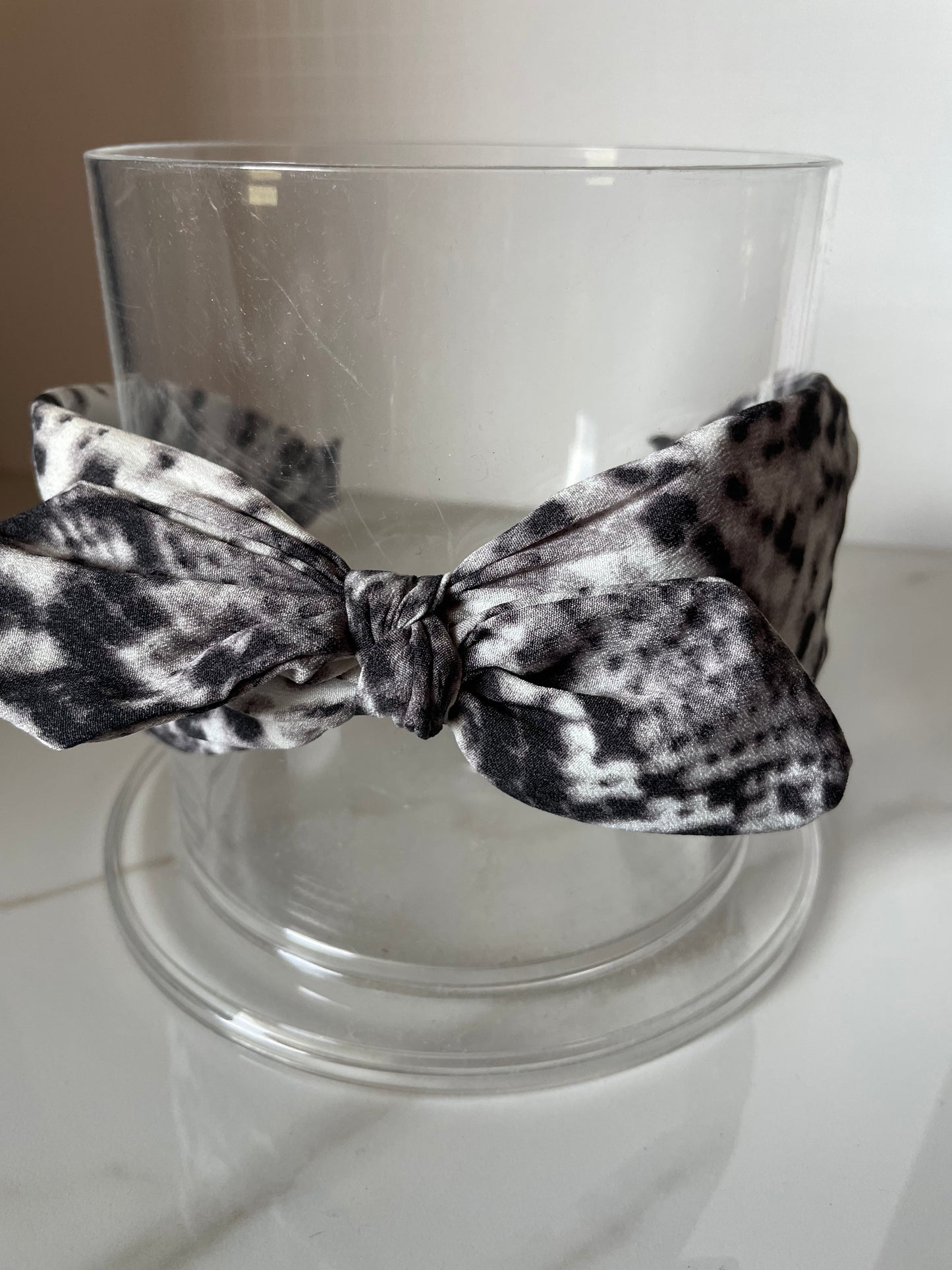 Headband with bow