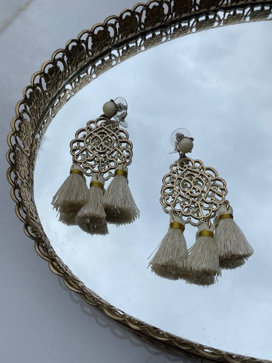 Gold earrings with tassels